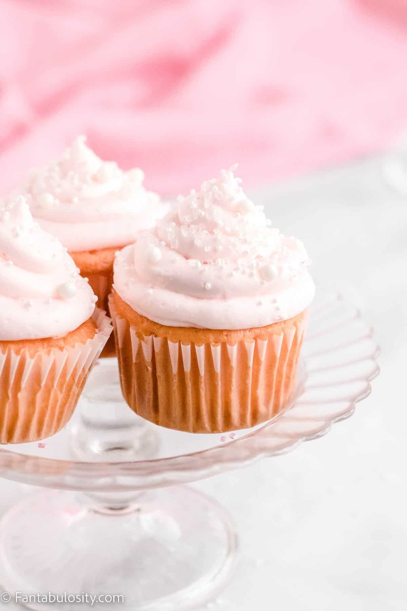 FantabulosityJB's tweet photo. Pink champagne cupcakes are the perfect addition to a baby shower, bridal shower, birthday party, or just for the heck of it! 
Get the recipe here: https://t.co/2THGphNmQ5

#pink #cupcakes #recipeoftheday https://t.co/ikBoF1FXyv