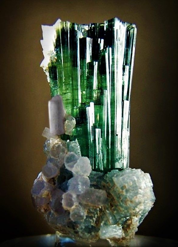 bearedsaint's tweet photo. I am a small miner from okahandja Nambia looking for foreign investors. I mine Gemstones like emythes,  tourmaline &amp; garnet. Please assist with gemstones buyers and investors. 
Share and Retweet https://t.co/K8671yb3IA