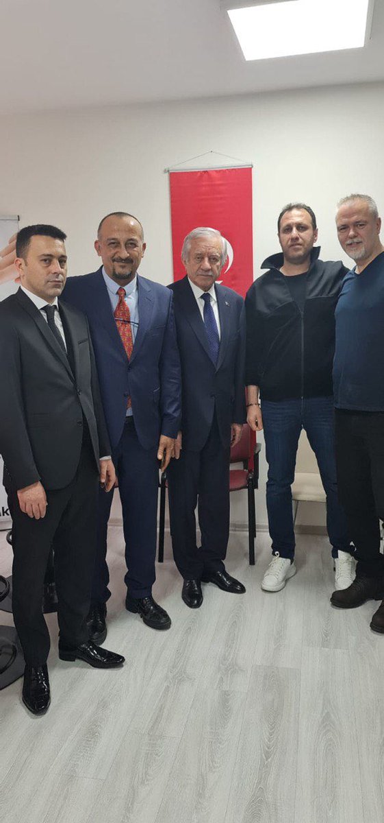 stajcirak3434's tweet photo. TBMM Başkanvekilimiz Sayın @celal_adan, daha beş günlük derneğimizi ziyaret etti. Kendisine dosyamızı ilettik. Konuyla ilgili Sn Devlet Bahçeli’yle olan randevu talebimize dönüş yapacağını ve inşallah olumlu olacağını söyledi.
#StajSskBaşlangıcıOlsun https://t.co/45SonvaNxd