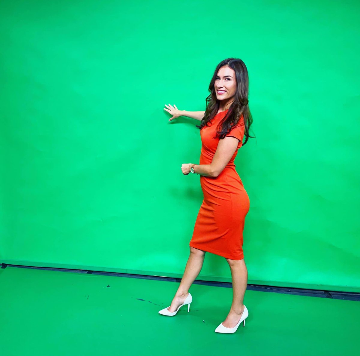 cbkmediamgt's tweet photo. Sending Happy Birthday wishes to one of our very talented meteorologist/traffic anchor clients @ccampbellwx Have a great day Colleen!
#FortMyersTVNews
#NBCFortMyers
#WBBH
#TeamCBK https://t.co/3pawslOX9h