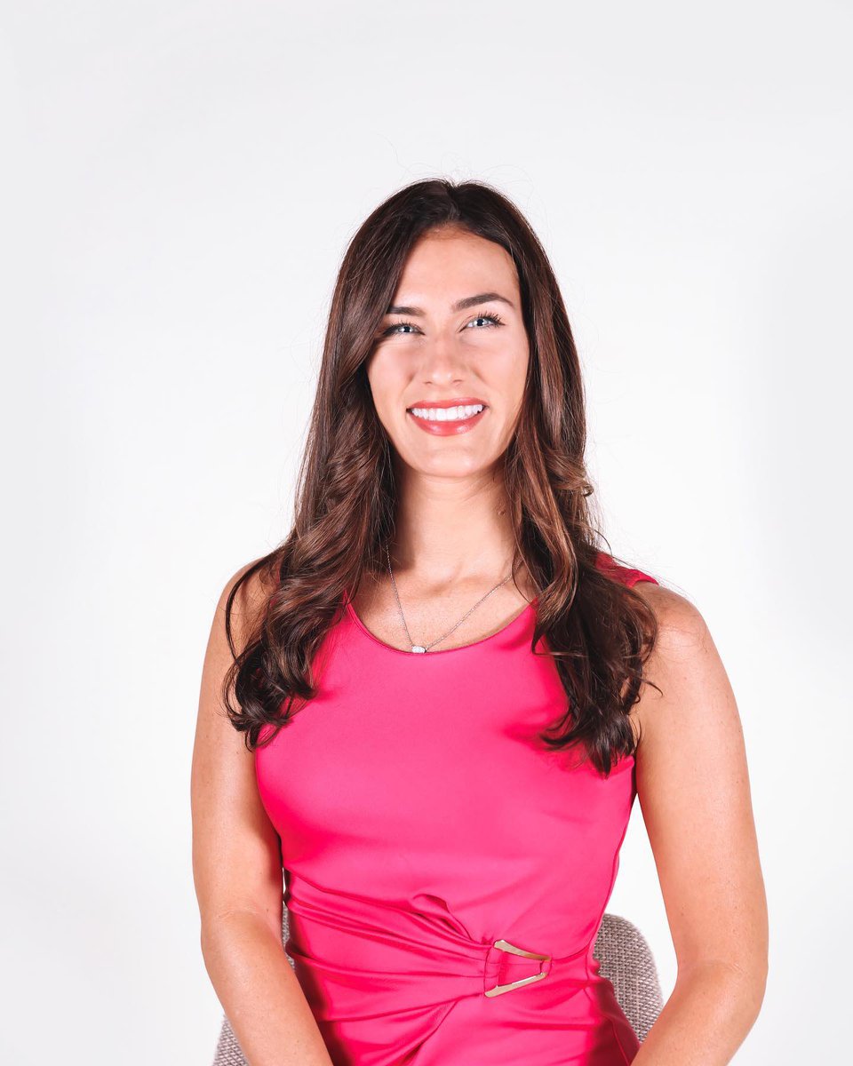 cbkmediamgt's tweet photo. Sending Happy Birthday wishes to one of our very talented meteorologist/traffic anchor clients @ccampbellwx Have a great day Colleen!
#FortMyersTVNews
#NBCFortMyers
#WBBH
#TeamCBK https://t.co/3pawslOX9h