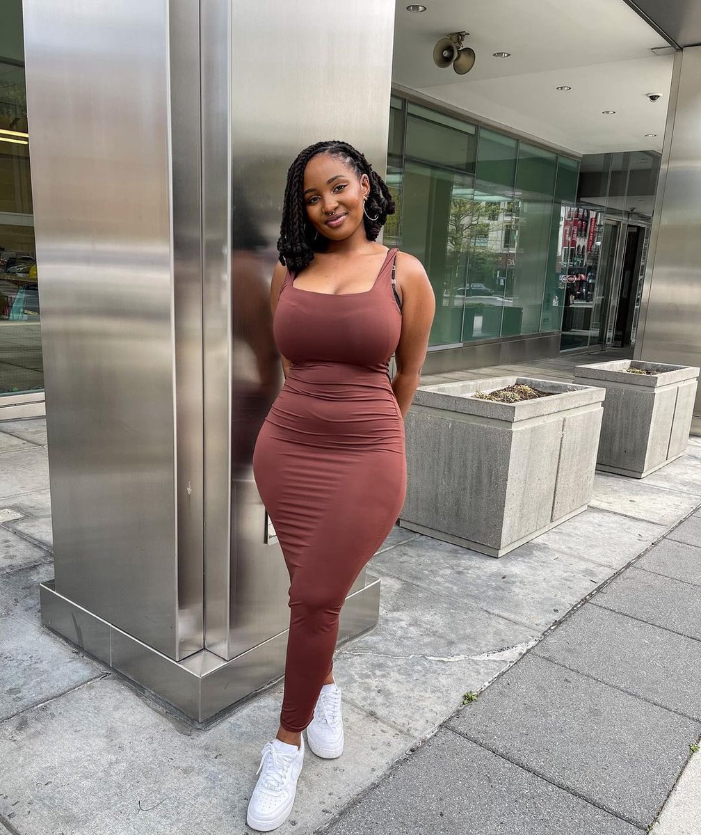 18_locs's tweet photo. Brown skin girl 🤎
•
📸: @buciie_m 👸
•
•
#locs #locstyles #locstylesforwomen #locjourney #loccommunity #loccrush #locretwist #locretwistnstyle #locbob #locknots #dreads #longlocs #naturalhair #womenwithlocs #locqueen #locdbeauty #texturetuesday #locs_18 #locs_18_pic https://t.co/6gX6CQ492E