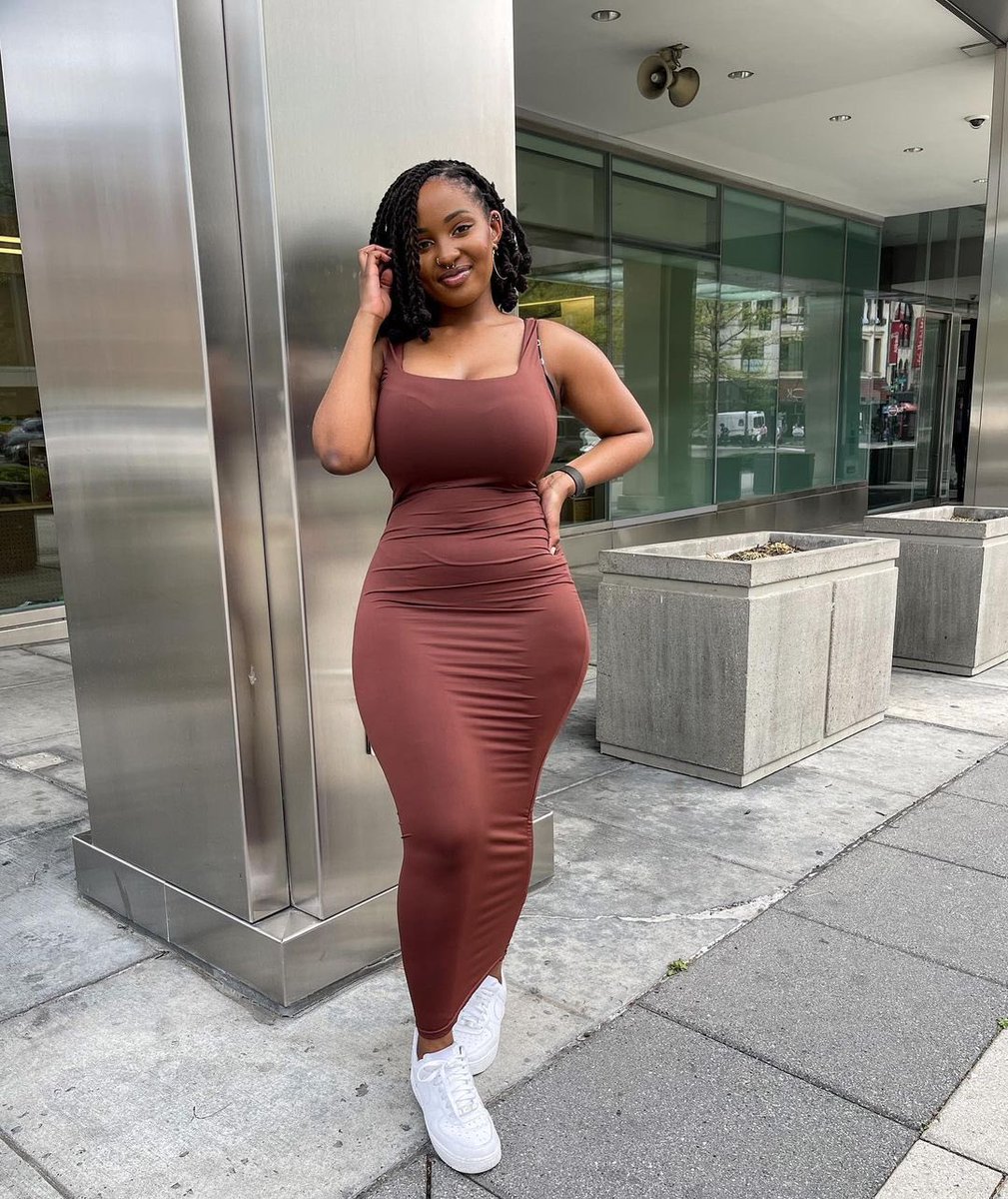 18_locs's tweet photo. Brown skin girl 🤎
•
📸: @buciie_m 👸
•
•
#locs #locstyles #locstylesforwomen #locjourney #loccommunity #loccrush #locretwist #locretwistnstyle #locbob #locknots #dreads #longlocs #naturalhair #womenwithlocs #locqueen #locdbeauty #texturetuesday #locs_18 #locs_18_pic https://t.co/6gX6CQ492E