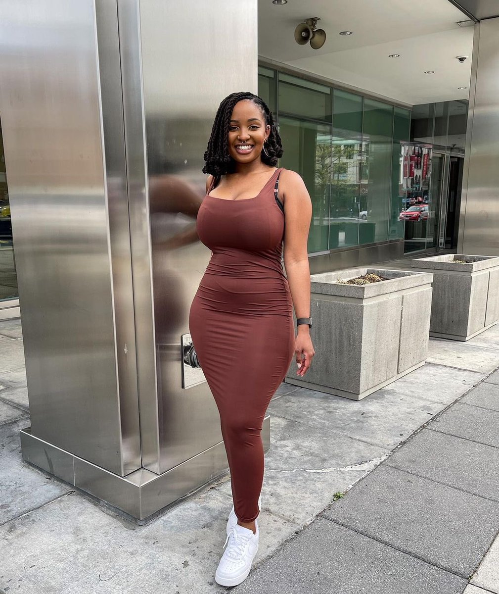 18_locs's tweet photo. Brown skin girl 🤎
•
📸: @buciie_m 👸
•
•
#locs #locstyles #locstylesforwomen #locjourney #loccommunity #loccrush #locretwist #locretwistnstyle #locbob #locknots #dreads #longlocs #naturalhair #womenwithlocs #locqueen #locdbeauty #texturetuesday #locs_18 #locs_18_pic https://t.co/6gX6CQ492E