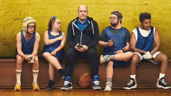 PolvoraRock's tweet photo. 🍿 Woody Harrelson en el remake a la joya española Los Campeones 🏀 Si viste la original esta película será floja y en una versión muy ligera (para que nadie se ofenda), pero si no la viste, te va a entretener a pesar de fallar en su ritmo 👀⏭ https://t.co/h1ZMAd8d2f https://t.co/eTfGjVipTn