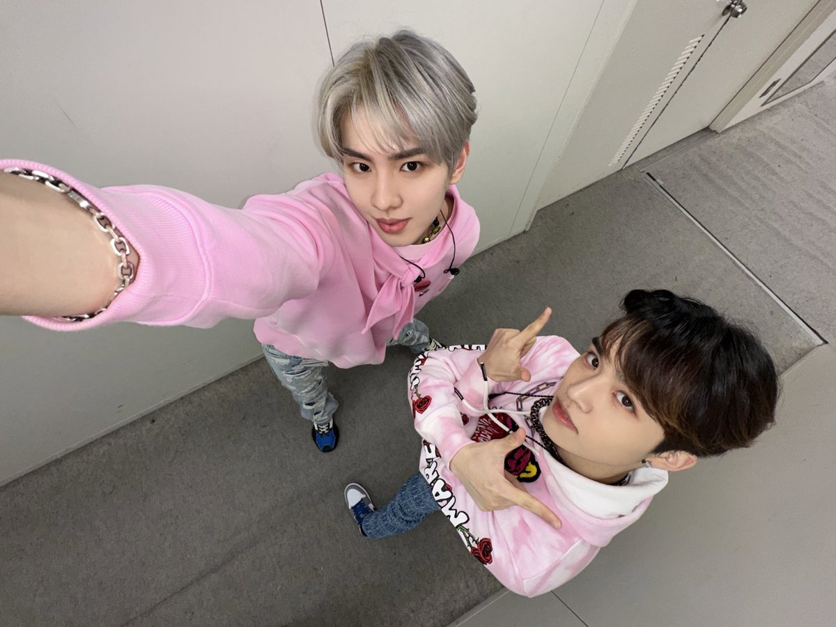 mcndcats's tweet photo. #bic #win #mcnd #엠씨엔디 https://t.co/mjjtbkXK3I