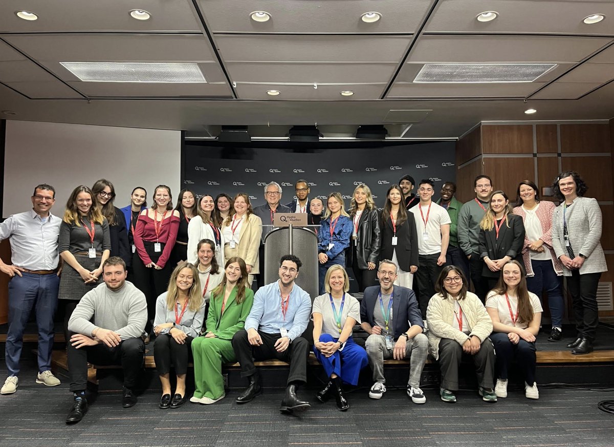 Récompense suprême, nos étudiant.e.s ont été merveilleusement bien accueilli.e.s dans l'auditorium d'<a href="/hydroquebec/">Hydro-Québec</a> pour présenter leurs travaux de fin de session devant les équipes de communication et ressources humaines! 

Grand merci @EtienneLavoie!
 
<a href="/UMontreal/">Université de Montréal</a> <a href="/FASNouvelles/">FAS-UMontréal</a>