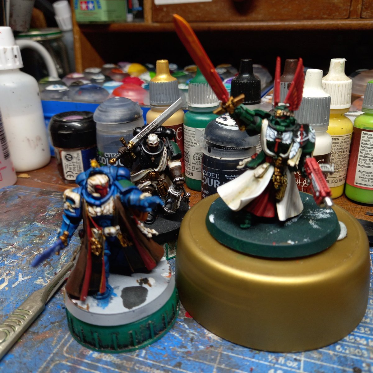 SJDKEY's tweet photo. #hobbystreak Day 843 (1936) Characters almost ready for the Lions return. #adeptusastartes #warhammercommunity #darkangels #thelionreturns #1stlegion #sonsofcaliban #warhammer40k #lioneljohnson #warhammer #paintingwarhammer https://t.co/N24w3Wckin