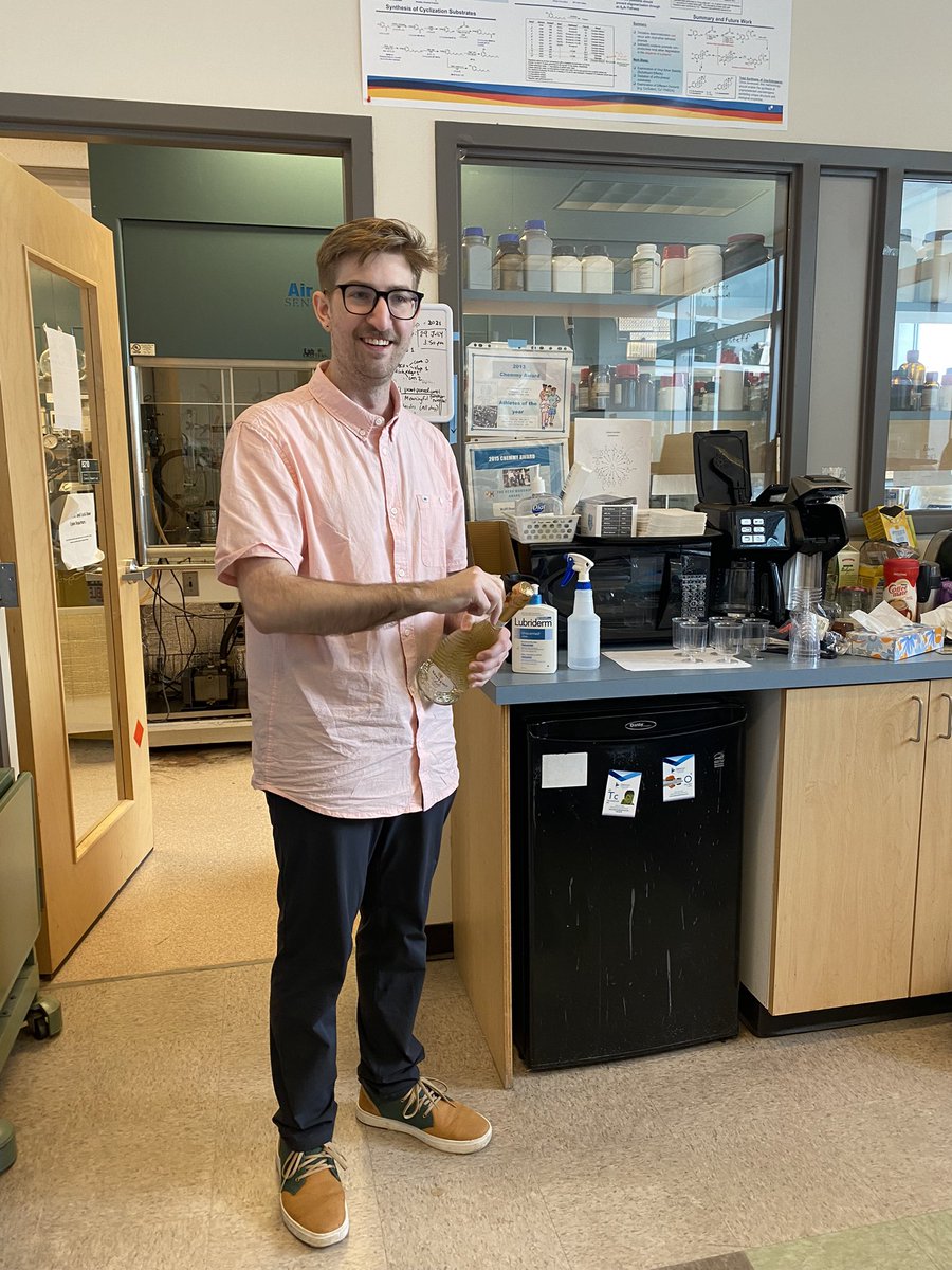 wulffgroup's tweet photo. Congratulations to Derek Blevins @SunshinyJuzez on a successful PhD thesis defense!! Well-deserved Dr. Blevins!!!🍾🎉 Thanks to the committees!   @chemistryatuvic https://t.co/vkh5XvlAFL