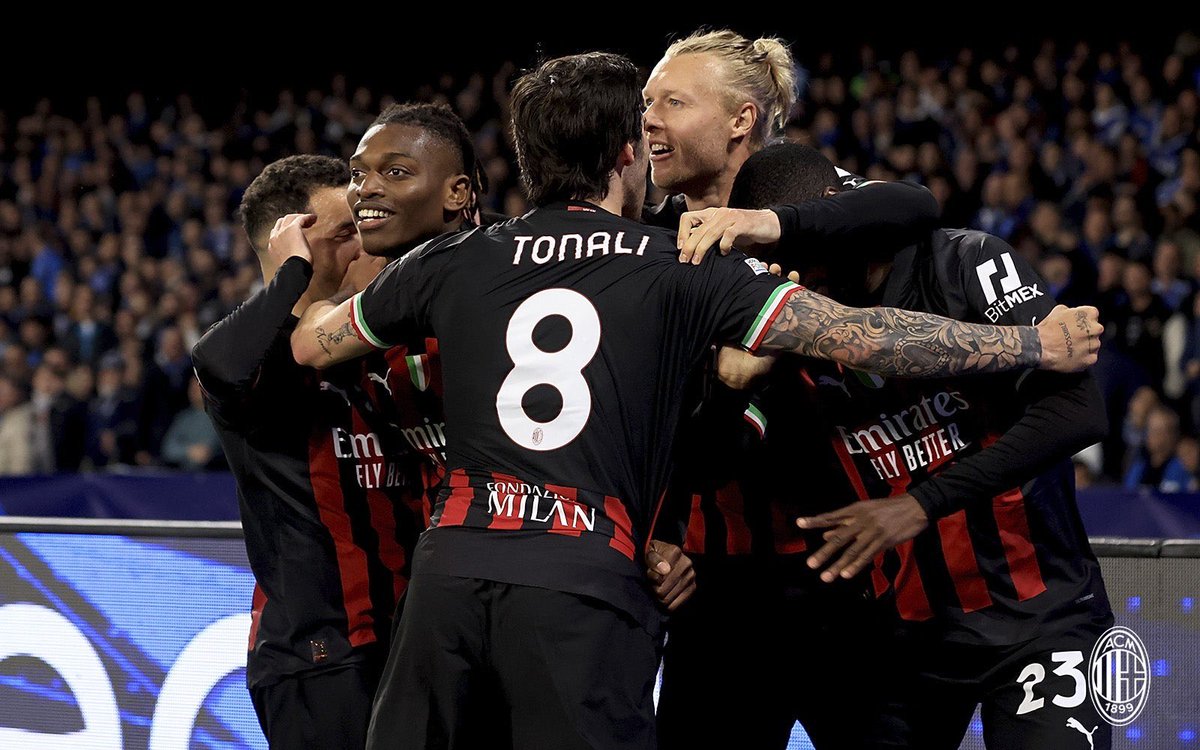 🔴⚫️Cuando muchos no creían en ellos, ganaron el Scudetto, cuando muchos dudaban de sus capacidades, llegan a las semifinales de una Champions League, 16 años después.

16 tiros de esquina en contra y ni así pudieron penetrar a una defensa comandada de forma MAGISTRAL por Kjaer y