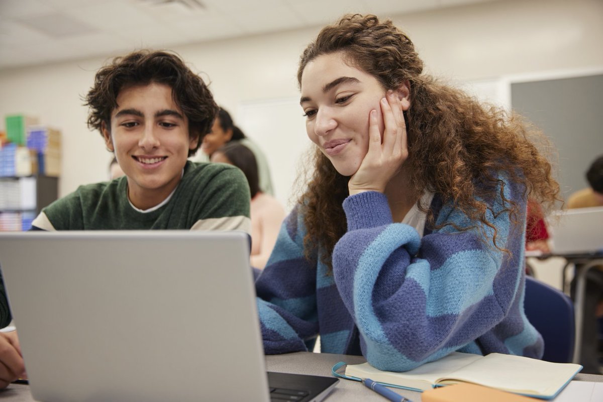 APforStudents's tweet photo. AP Daily Practice Sessions are out! These 15-minute videos in AP Classroom and on YouTube help with free-response and multiple-choice questions. Check the schedule for release dates for your course. https://t.co/xIb8N9q7Z6 https://t.co/ukP0kKGonn