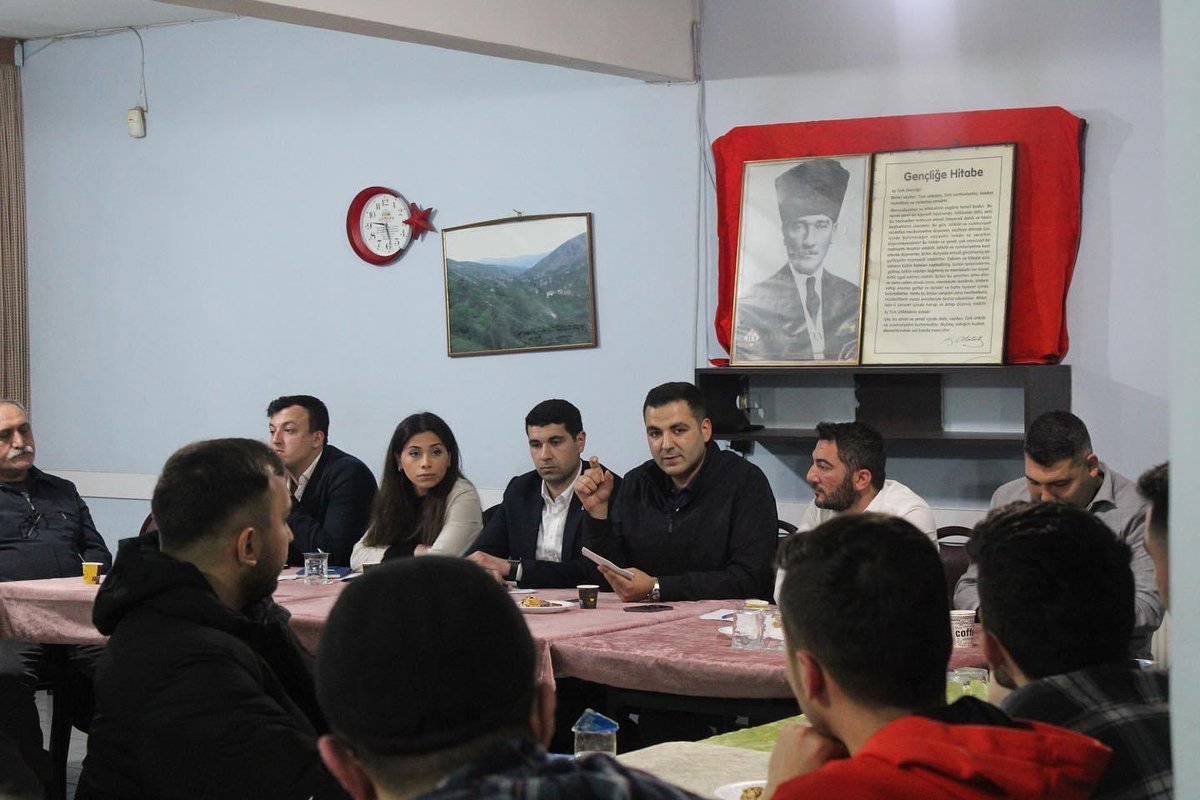 anilyesillchp's tweet photo. Küçükcekmece’de Cihet Gençlik kolları ev sahipliğinde genç dernek temsilcileri ile bir araya geldik. https://t.co/BXWRMyi5N0