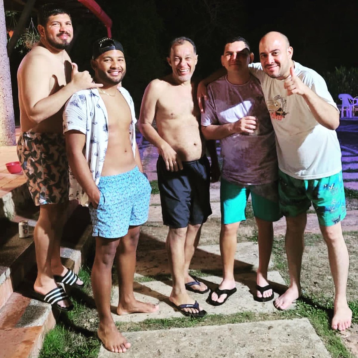 Eliasbracho_'s tweet photo. Cumpleaños de Kerving 🎂🏊🏾‍♂️🎈 https://t.co/bxszxApJU7