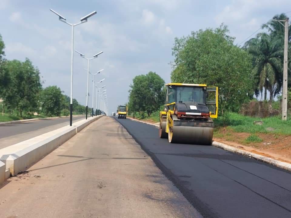NwekereNdoki's tweet photo. Construction Progresses at Airport Road, Ngor Okpala.

The Construction is done by the Government of Imo State https://t.co/MGOM40Ym6Y