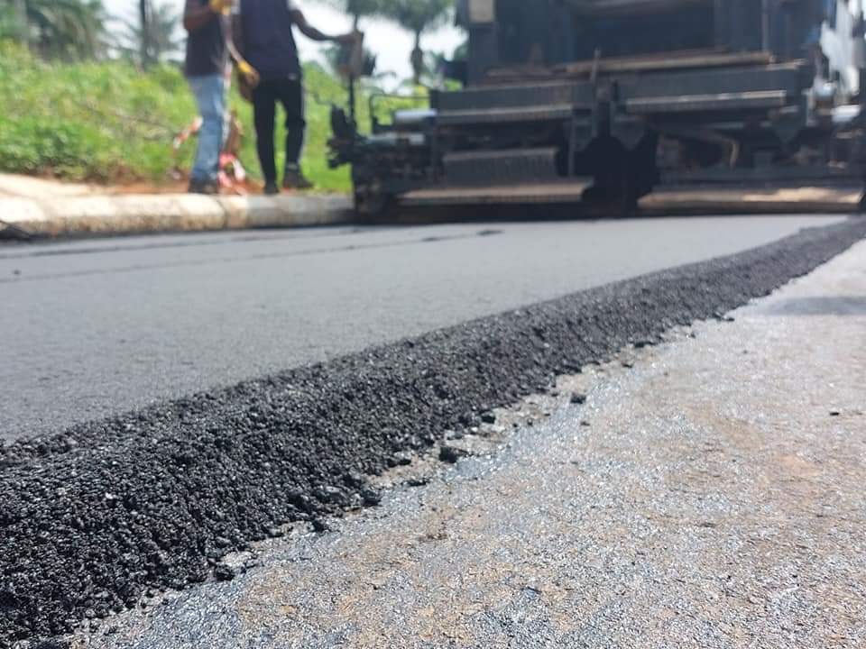 NwekereNdoki's tweet photo. Construction Progresses at Airport Road, Ngor Okpala.

The Construction is done by the Government of Imo State https://t.co/MGOM40Ym6Y