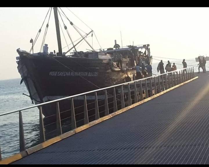 cabdiraxmanmid's tweet image. #MAYDH #JETTY is operational. The 1st commercial cargo boat, with a capacity of 100 tons, was called yesterday.

However, #constructing a road that connects Maydh &amp;amp; Erigavo would #realize the commercial benefits of the jetty.

This is one of the #legacies of ex-minister @Awale11