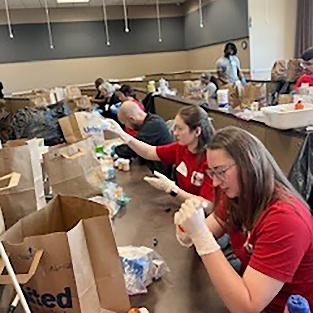 TTUHSC's tweet photo. Volunteers conducted another successful #MedicationCleanout Saturday at the #Abilene campus. 274 cars dropped off 998 pounds of unused or expired medications and 164 pounds of sharps for appropriate disposal!

Spring collection will conclude April 22 at the Lubbock campus. https://t.co/5lmQnlr62a