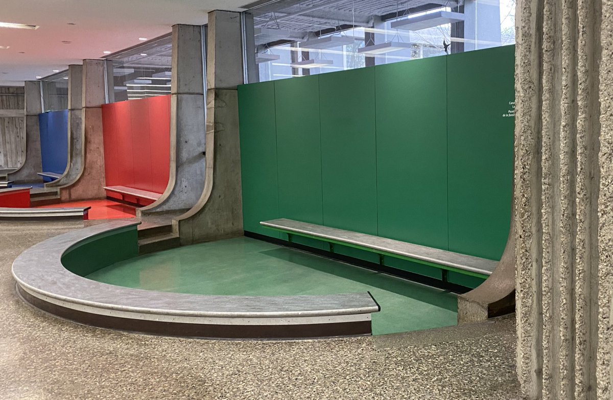 alexbozikovic's tweet image. Every Southern Ontario child has sat on these benches.