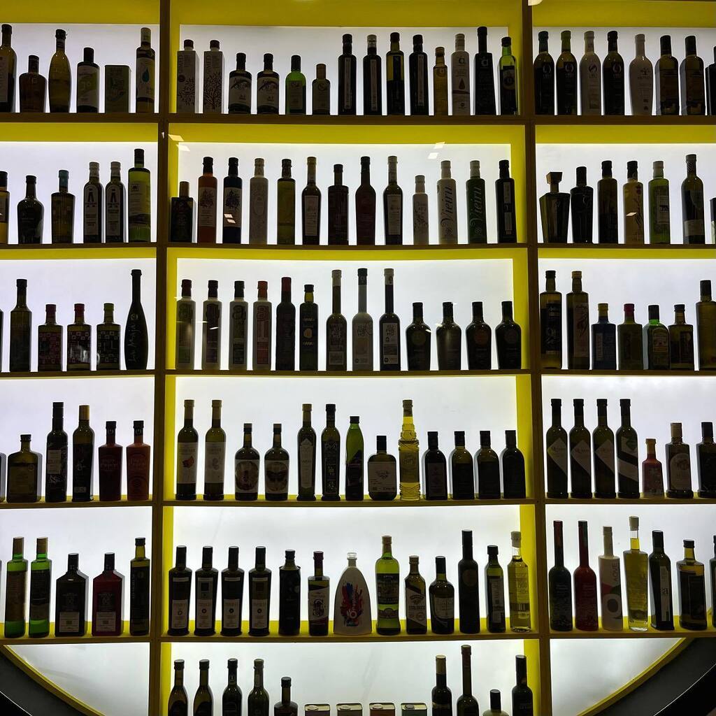 Gourmets 2023 

#aove #evoo #extravirginoliveoil #aceitedeolivavirgenextra #ferias #alimentacion #gourmet instagr.am/p/CrMNB5xLPIU/