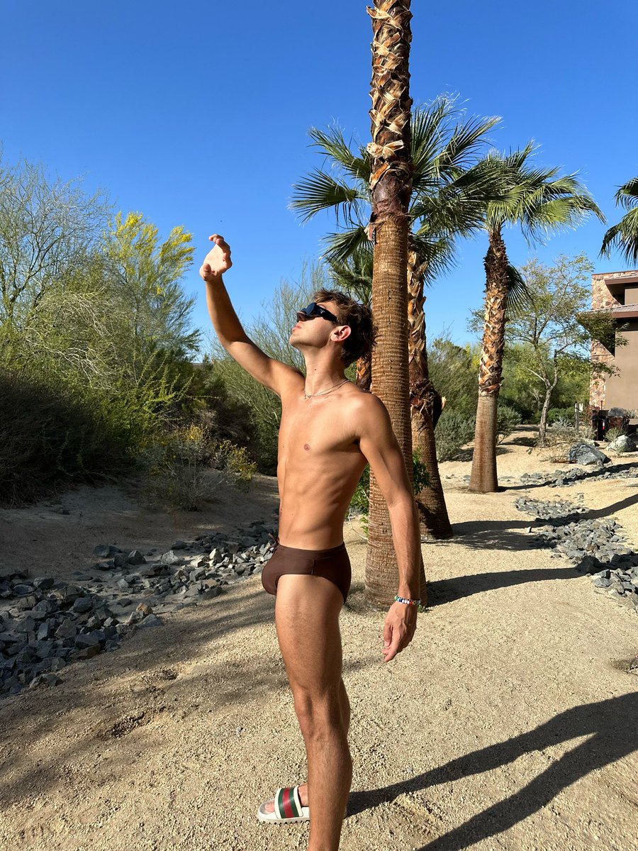 sheadurazzo's tweet photo. take me back to the desert https://t.co/DUryWsSii1