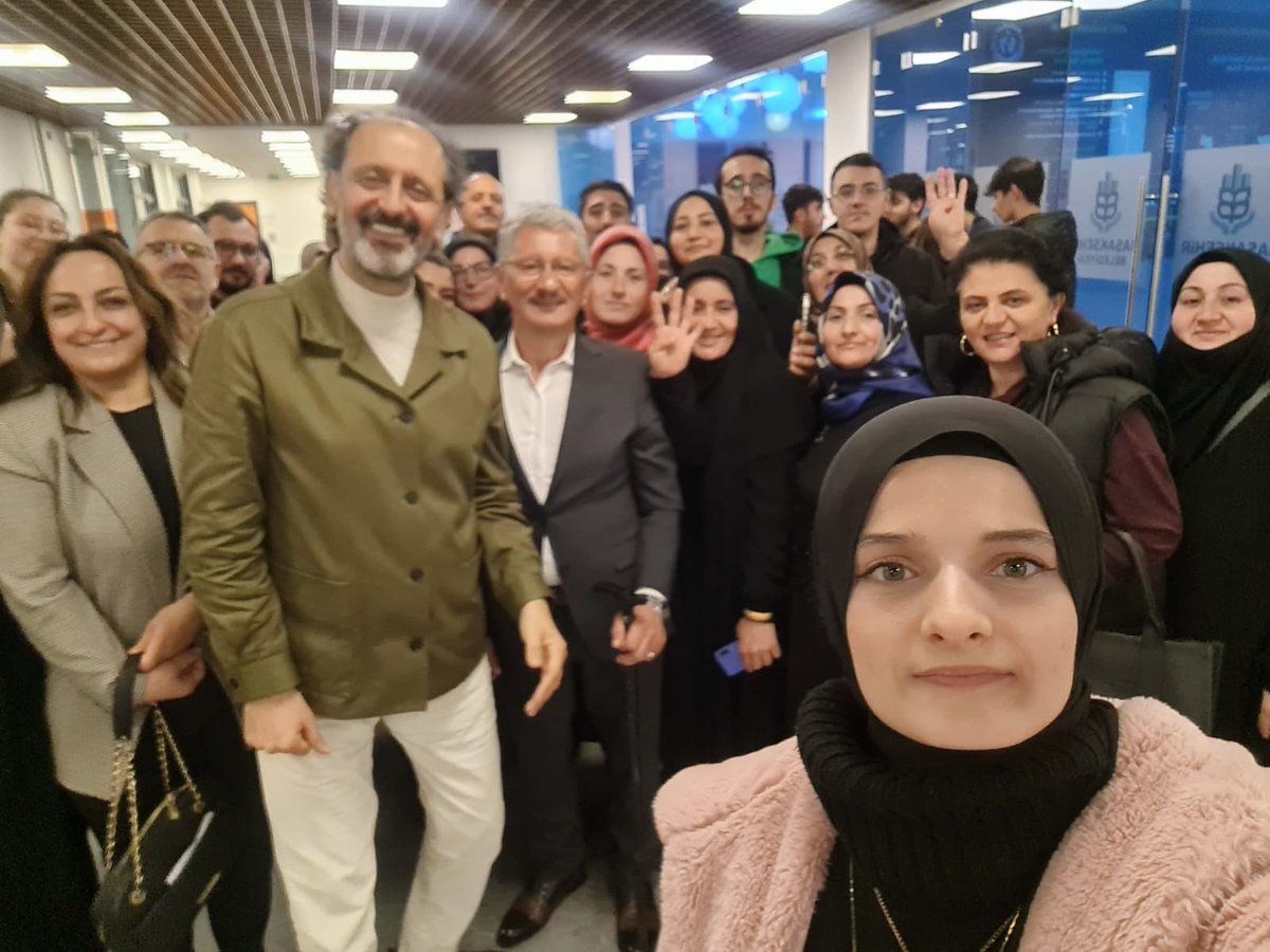 Başakşehir’den merhaba…  Akparti ilçe teşkilatının harika gençleriyle bugün muhteşem bir “konserans” gerçekleştirdik 👊❤️