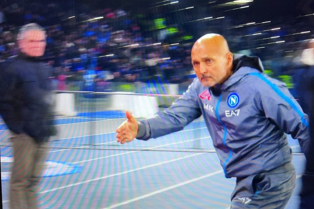 Danygobbosud's tweet photo. Spalletti che saluta la Champions 🤣🤣🤣🤡🤡 #NapoliMilan https://t.co/pgHpsdTrma