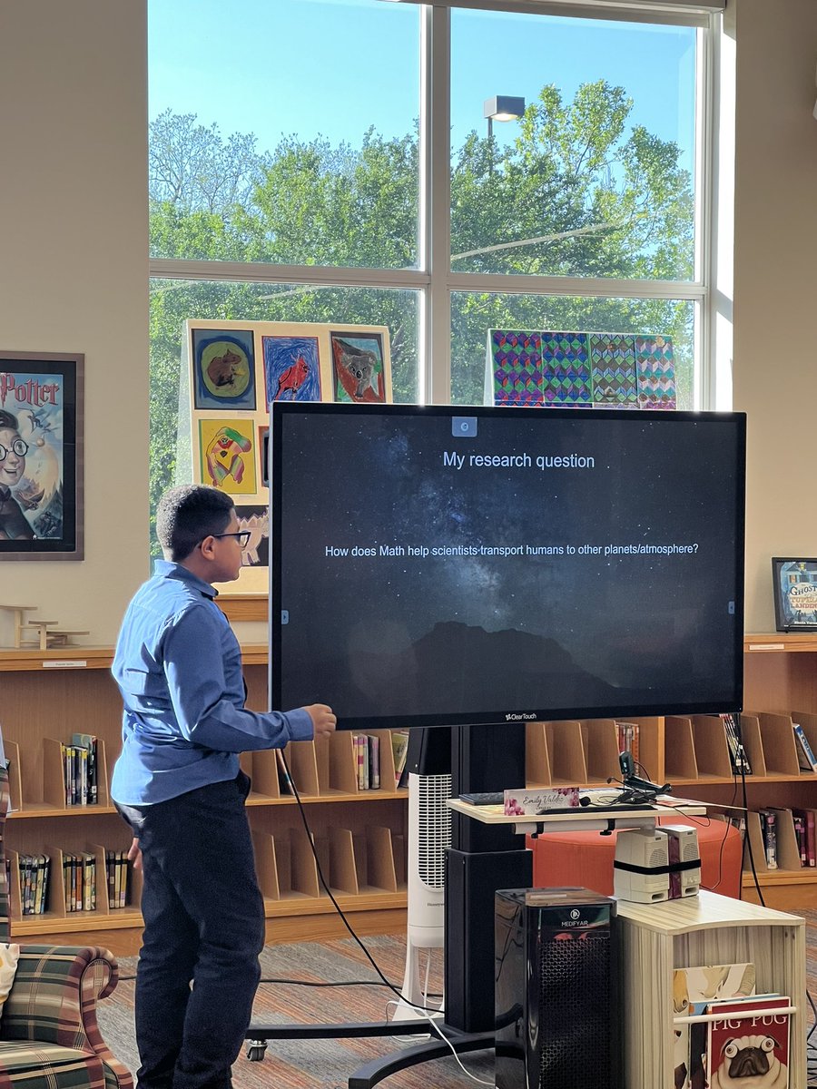 TinaTill23's tweet photo. Our GT students are on 🔥as they present their SPARK Projects 💜#DontDoubtUs #PassionProject @SanMarcosCISD @Travis_SMCISD @AVID_Travis https://t.co/l8iUqQQfHK