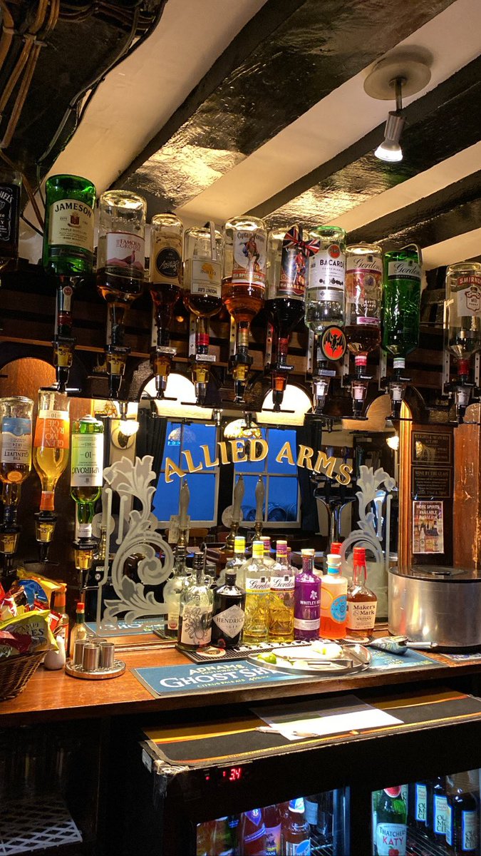 No midweek plans? Come and join us for the quiz tomorrow evening from 8pm! 

Walk-ins and bookings are fine. With an entry cost of £1 per person, we hope to see you there 🍻 

All donations going to the Thames Valley Air Ambulance. 

#alliedarmsreading