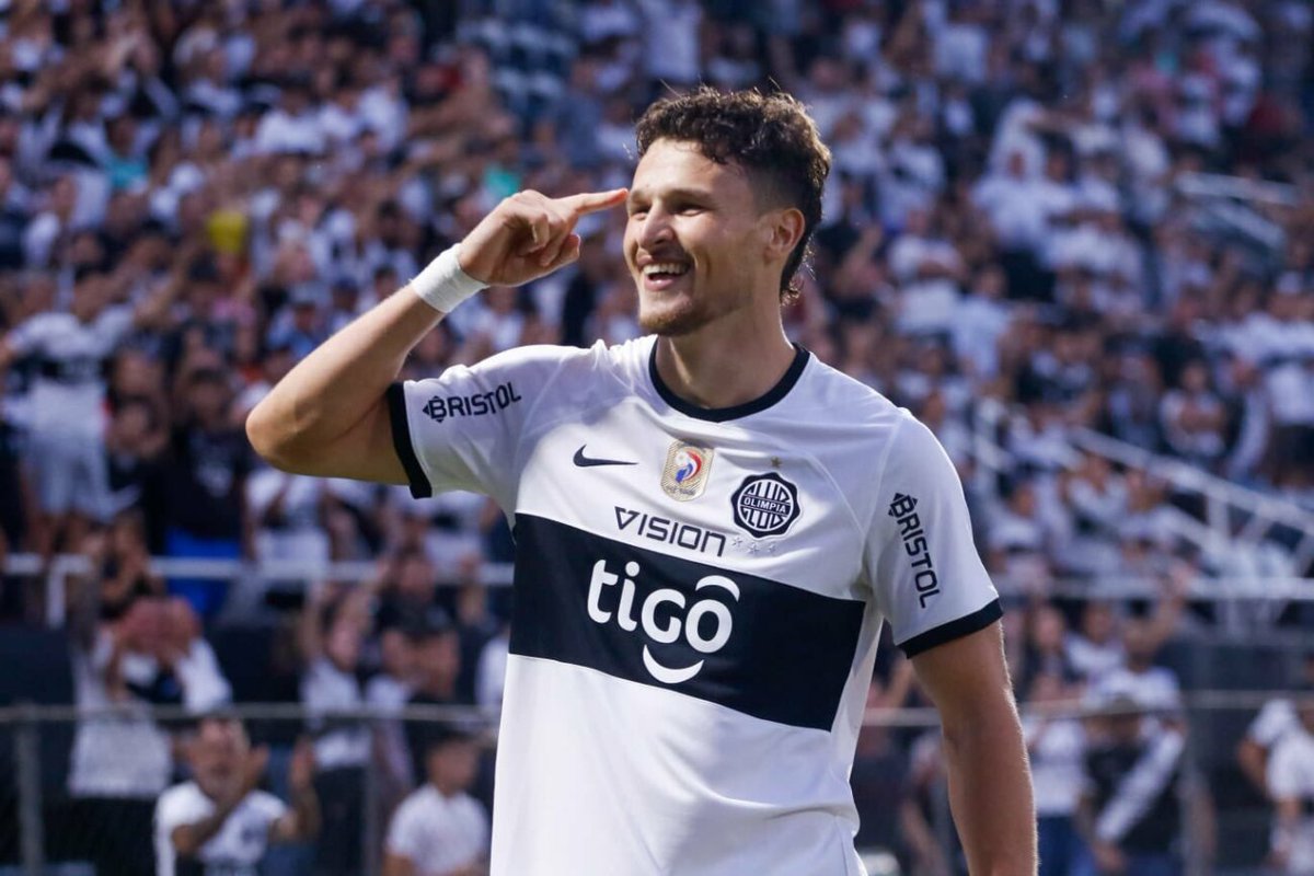 ivan_alexispy's tweet photo. Un dato a tener en cuenta, la última vez que un futbolista 🇦🇷 anotó un ⚽ con #Olimpia de local por la #Libertodres fue en la edición 2013.
El 2 de julio de 2013, victoria 2-0 ante #IndSantaFe 🇨🇴.
Hace 26 partidos y casi 10 años. https://t.co/LDRHNYfdrr