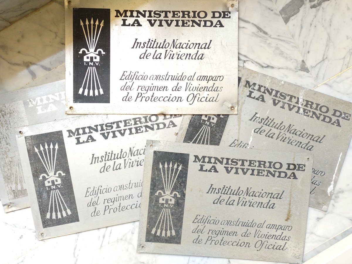 CalvoLlorens's tweet photo. @ionantolin Construir estas viviendas, si. os disteis mucha prisa en arrancar las chapas. Pero los pisos siguen ahí. https://t.co/LZjqjscR9D
