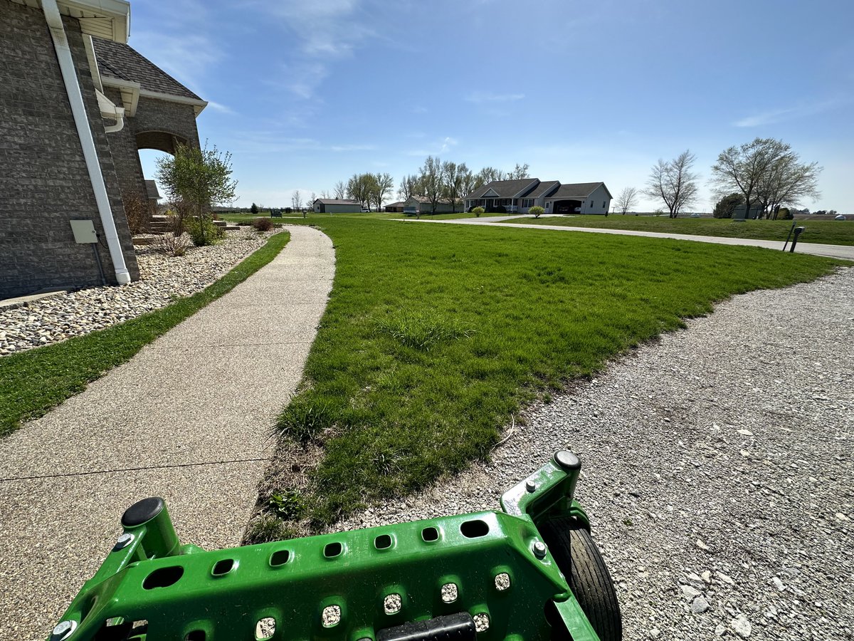 TheChadColby's tweet photo. Yep it’s #FirstMow #Spring2023 https://t.co/b0K0YoTnBe