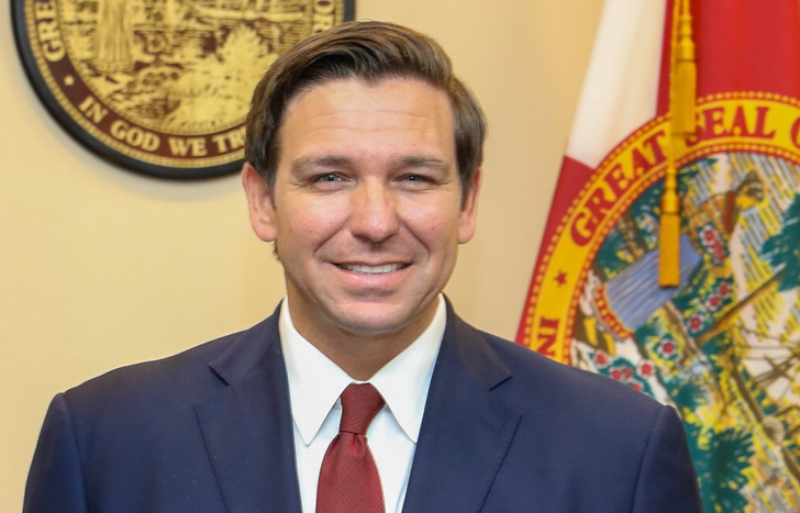 LifeNewsHQ's tweet photo. Republicans Should Follow Ron DeSantis’ Lead: Protect Babies From Abortion and Help Women https://t.co/99QaumBugh https://t.co/1xPsV4dltK