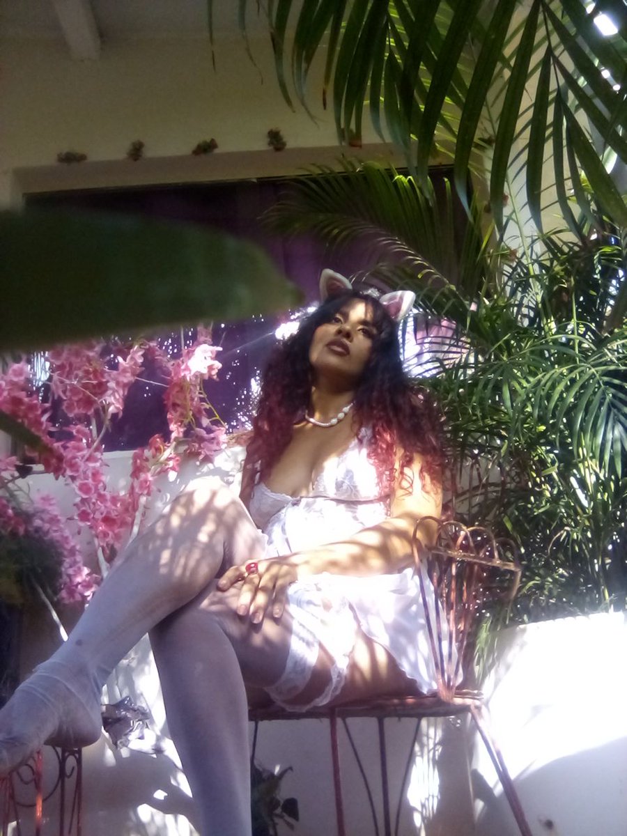 Harmy6969's tweet photo. Here I am in this earthly paradise, waiting for a love that makes my soul and body tremble #romance #paradise #love #devotion #surrender #hot #flirt https://t.co/mlk4AidyCW