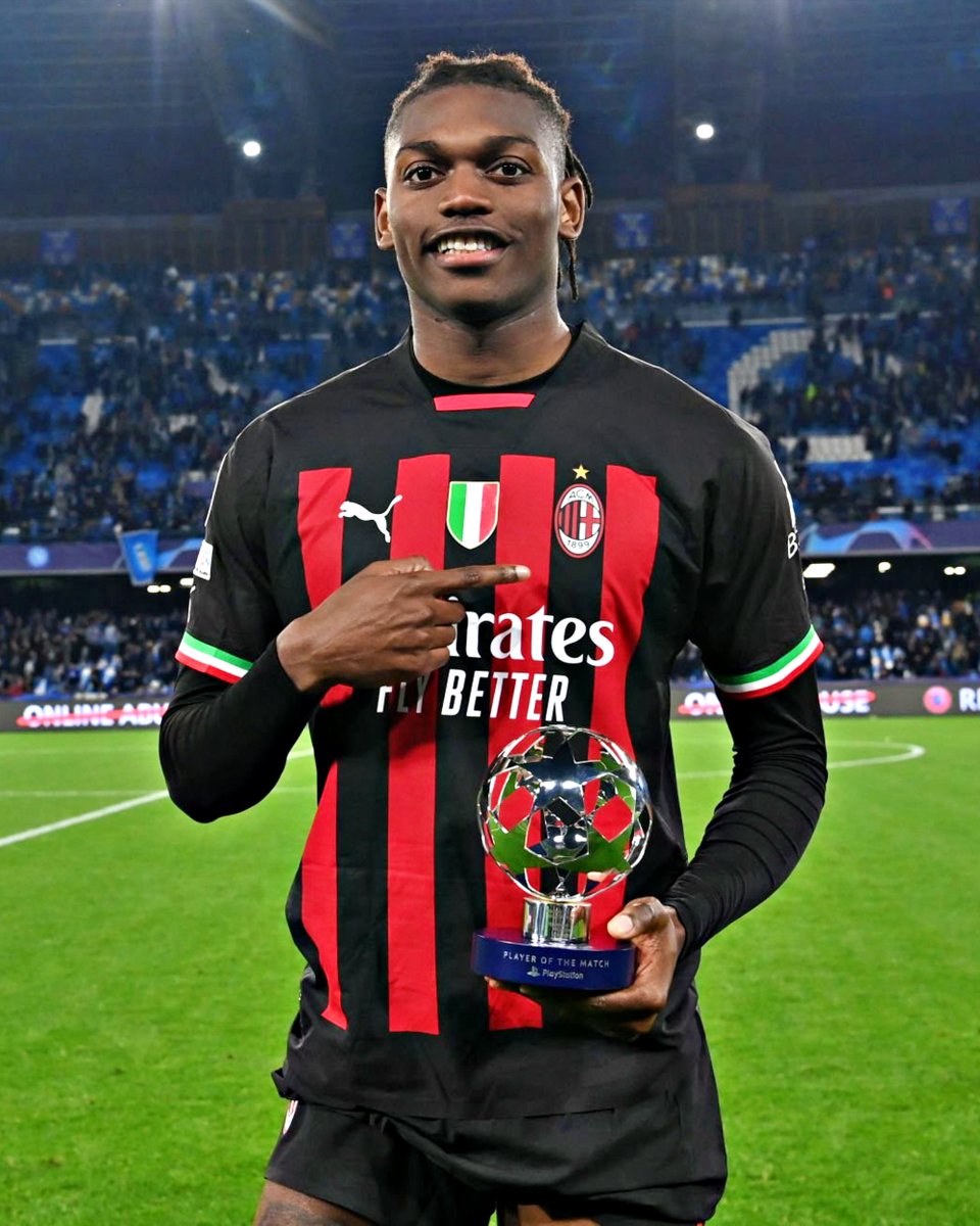 Rafael Leão foi eleito o melhor em campo contra o Napoli.

Baller 🌟