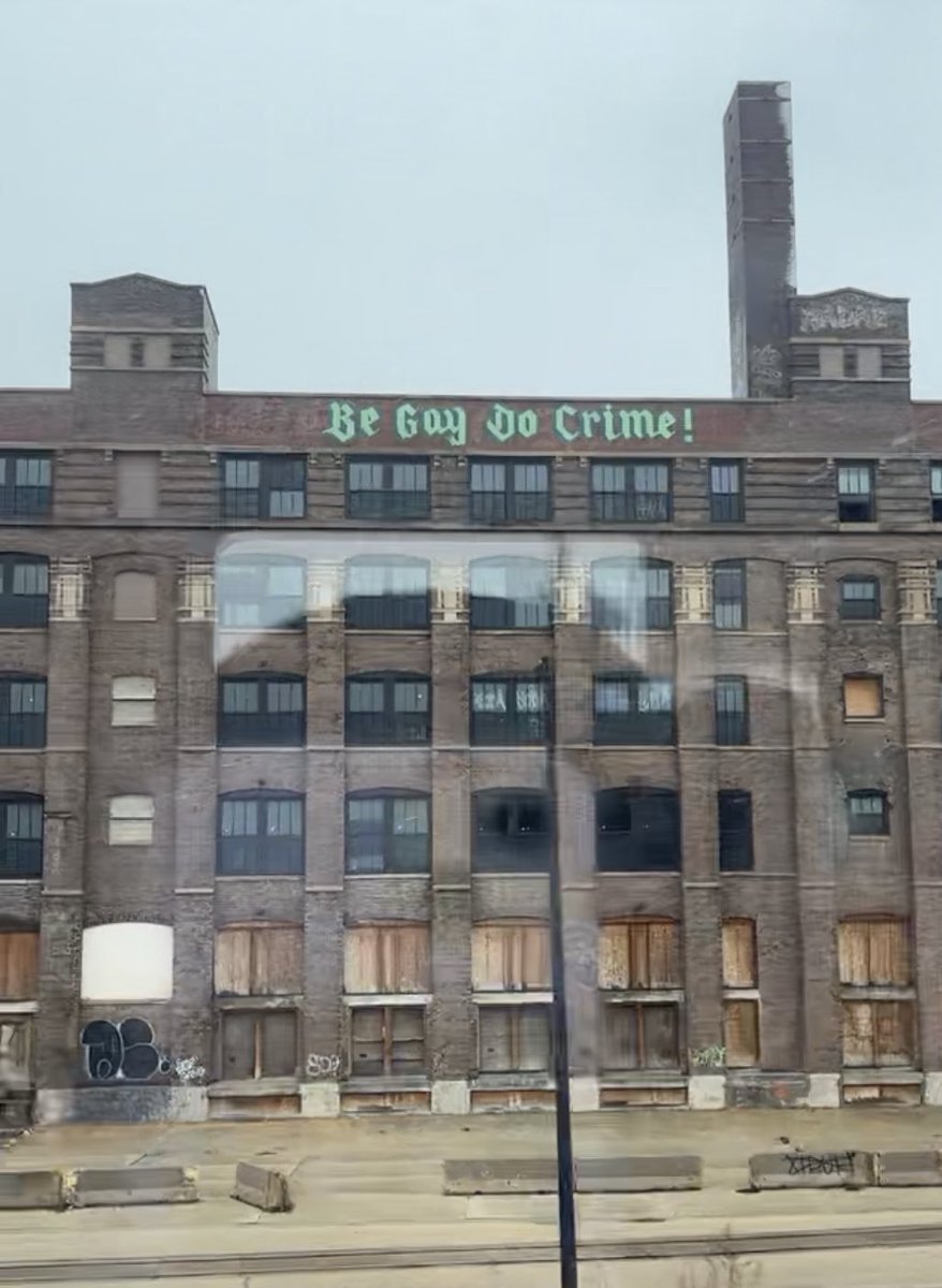 tajin_rim's tweet photo. a chicago landmark https://t.co/iVetkPmMdr