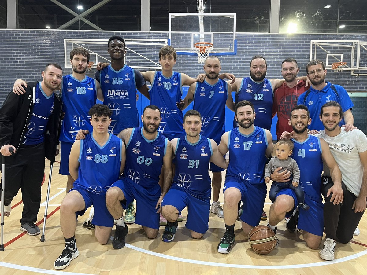 eduardcongost98's tweet photo. Nunca pensé que mi primera temporada entrenando senior tendría una montaña rusa de emociones.
Permanencia conseguida!
Vamos equipo 💙🏀💪🏼
@cbburriana https://t.co/84NOnIblaW