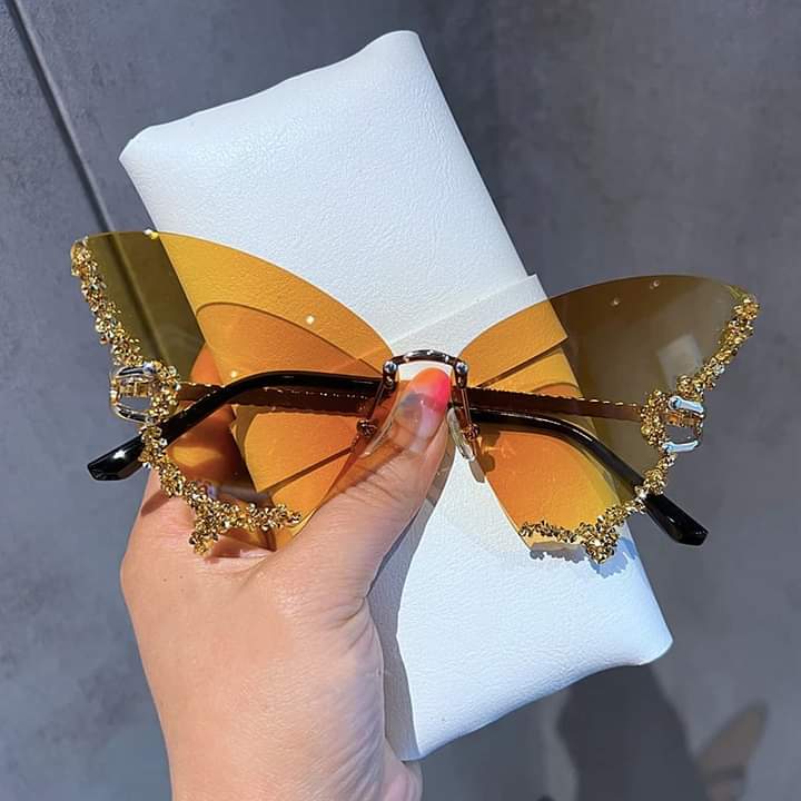 BeccaBoomm's tweet photo. NEED THESE...OH MY GOD🦋🤤 https://t.co/YSLL9wsFpK