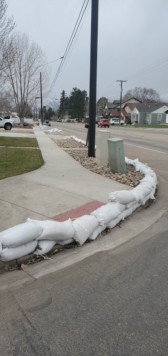 tamarag's tweet photo. Heber City, Utah sits at the base of the Wasatch Range. City officials are planning to turn Center Street into a river because of 200% higher snowpack. Utah is always #prepared for #springrunoff. https://t.co/5ESGCAuzxN
