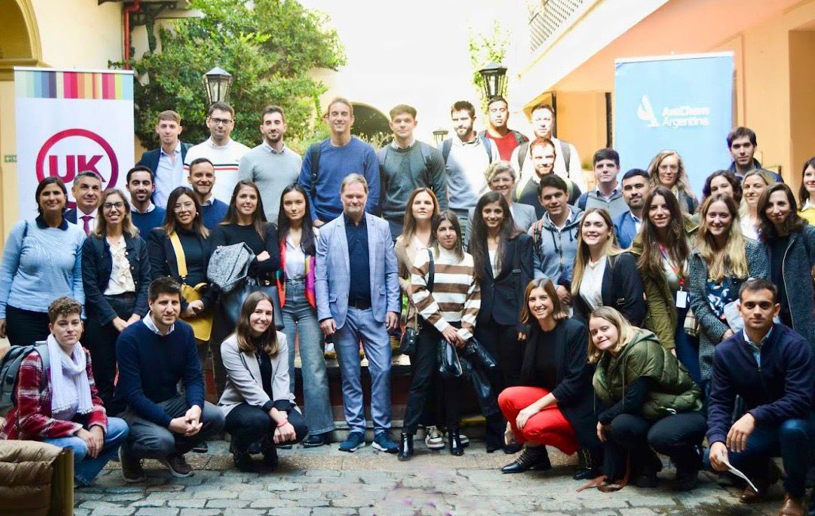 somoslakennedy's tweet photo. La Universidad Argentina John F. Kennedy se complace en haber sido sede de la charla exclusiva "Estrategias de Negociación", dictada por Frieder Gamm, invitado por @AmChamArgentina
Compartimos las imágenes.
#SomosLaKennedy #LaKennedy #UnPasoAdelante #NetworkJoven https://t.co/BzQ2IjBaLg