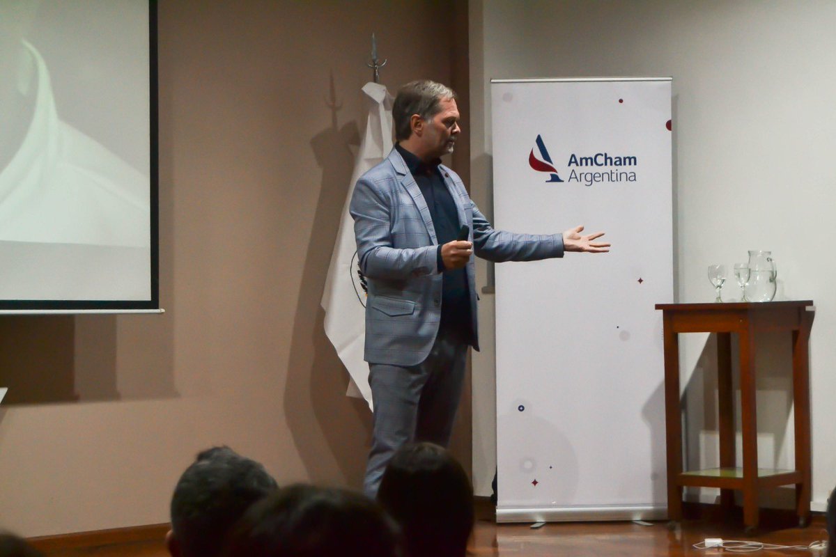 somoslakennedy's tweet photo. La Universidad Argentina John F. Kennedy se complace en haber sido sede de la charla exclusiva "Estrategias de Negociación", dictada por Frieder Gamm, invitado por @AmChamArgentina
Compartimos las imágenes.
#SomosLaKennedy #LaKennedy #UnPasoAdelante #NetworkJoven https://t.co/BzQ2IjBaLg