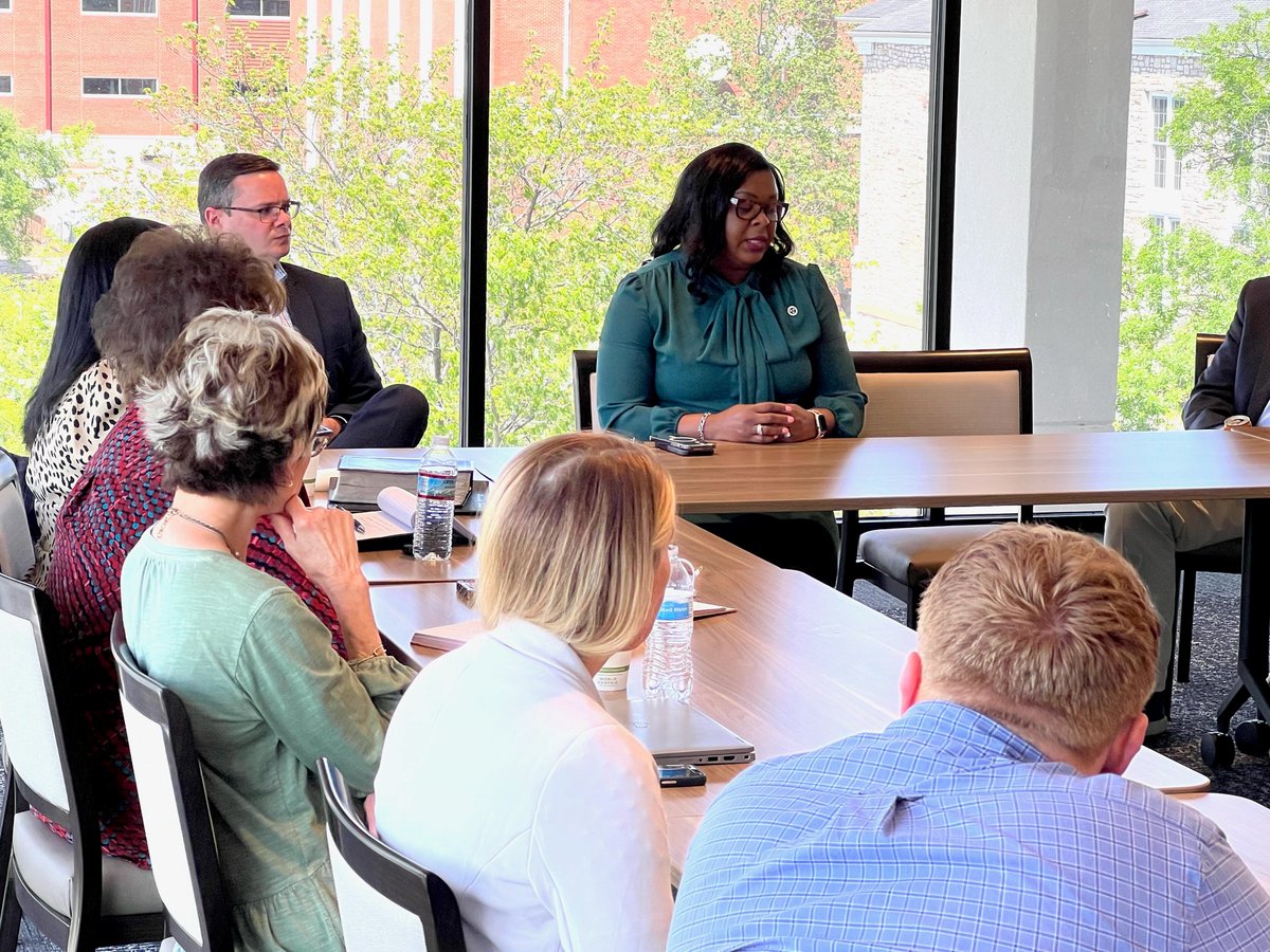 Jobs4_TN's tweet photo. Commissioner @DenieceThomas visited @Trevecca Nazarene University in Nashville and met with its academic leaders. They're interested in learning more about current in-demand jobs and what will be in the future. This conversation will lead to great opportunities for Tennessee. https://t.co/Nw4rXCrd3i