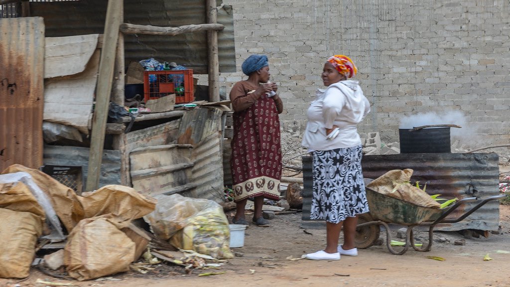 PhakamaniOrg's tweet photo. Hey everyone! We wanted to take a moment to celebrate the amazing entrepreneurial spirit of the women we work with at the Foundation. These boss ladies are working hard every day to build their small businesses and support their families and we couldn't be more proud of them! https://t.co/nnyEBJHI1Z