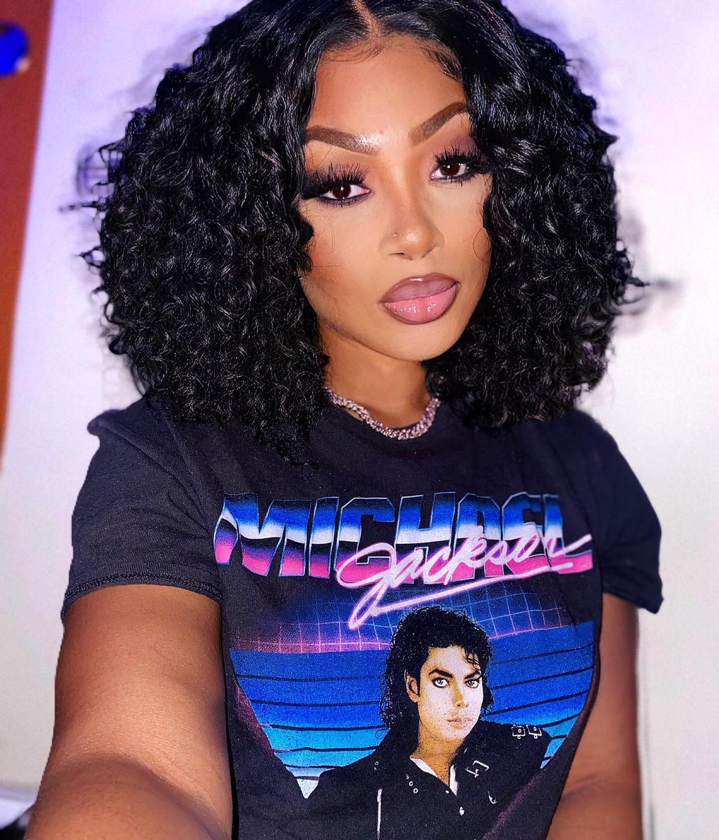 janetcollection's tweet photo. 📷 by @looksbylante_: sweatin me but I’m not ya type 😅
💇🏾♀️: @janetcollection MELT HD wig ‘MISSY’
🔹Color: 1
🔹installed with @eshaglue
•Shop 🔗 in bio•
**Check my TikTok for the install*
✨Inspired by therealkylesister ✨
#janetcollection #eshaglue #looksbylante https://t.co/w8I78dERo8