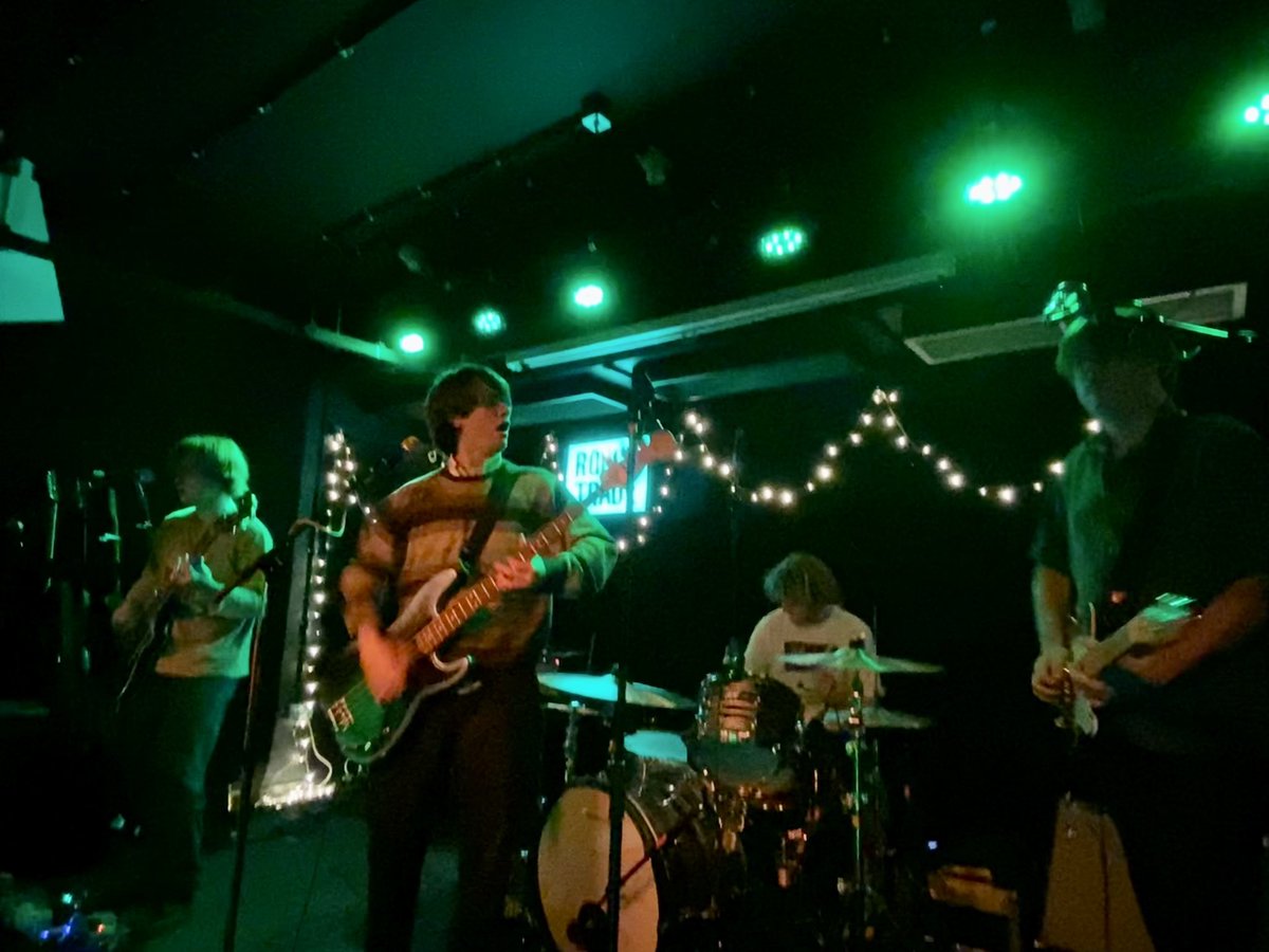 Well <a href="/shamebanduk/">shame</a> that was massively worth the wait, belting gig <a href="/RoughTrade/">Rough Trade</a> Bristol, thank you 🙏