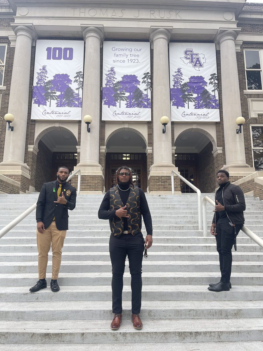 SFA_ALPHAS's tweet image. Ice Cold Tuesday on the Yard today 🥶

Catch us on the yard tomorrow 12:30-3 as we feed the yard! 

#ALPHAWEEK #IMALPHAS #SFAALPHAS #LONGLIVEIM