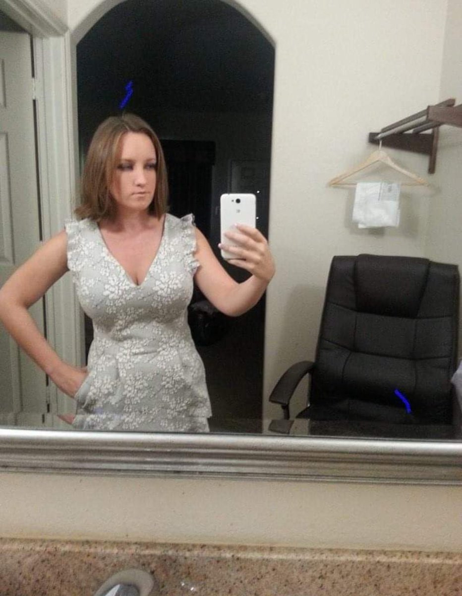 obsidianbliss's tweet photo. The first photo is the hotel we were staying at in LA I forget the name been about 11 years the other two photos are at the random guys house "profile bullshit" just reminiscing #howeverthefuckyouspellit https://t.co/gdMBGtKXwD