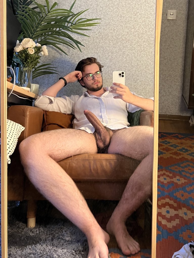 barfisi's tweet photo. Celebrating the national send nudes day 
Join in https://t.co/aN9Q3Hm5EY