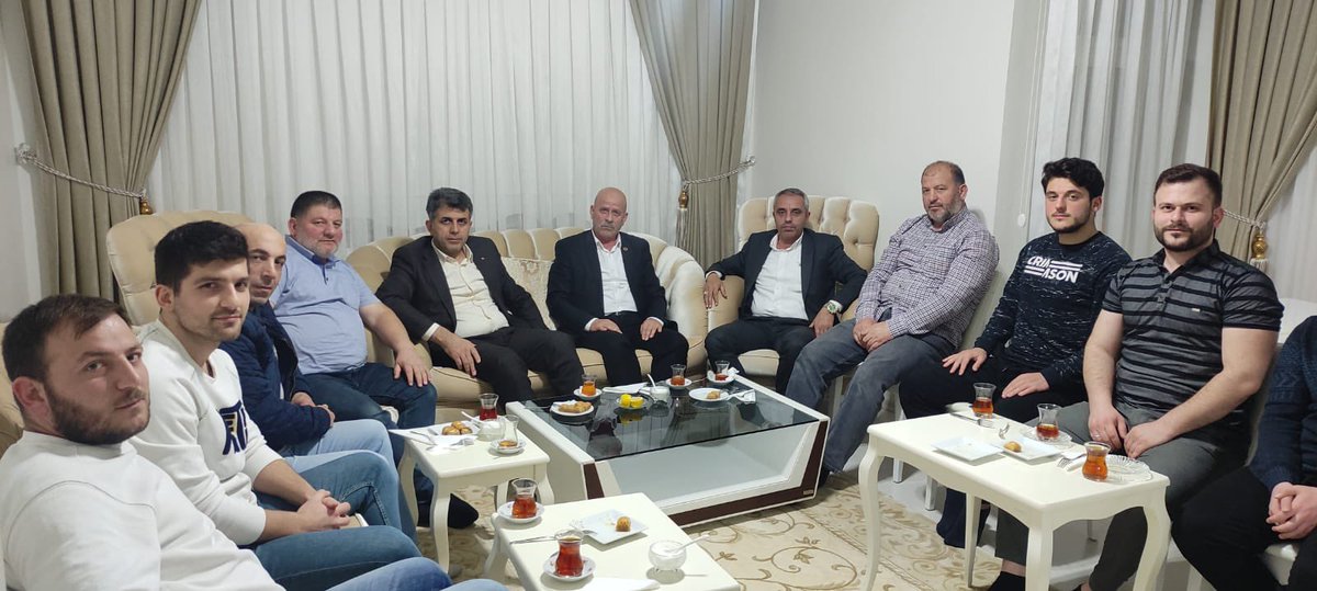 rustemtuysuz's tweet photo. Demirkapı mahalle yönetimimizden Reşat beye misafir olduk.

Misafirperverliği için teşekkür ederim.

@erkankandemir 
@halisdalkilic 
@osmannnurika https://t.co/naKv2txjdi