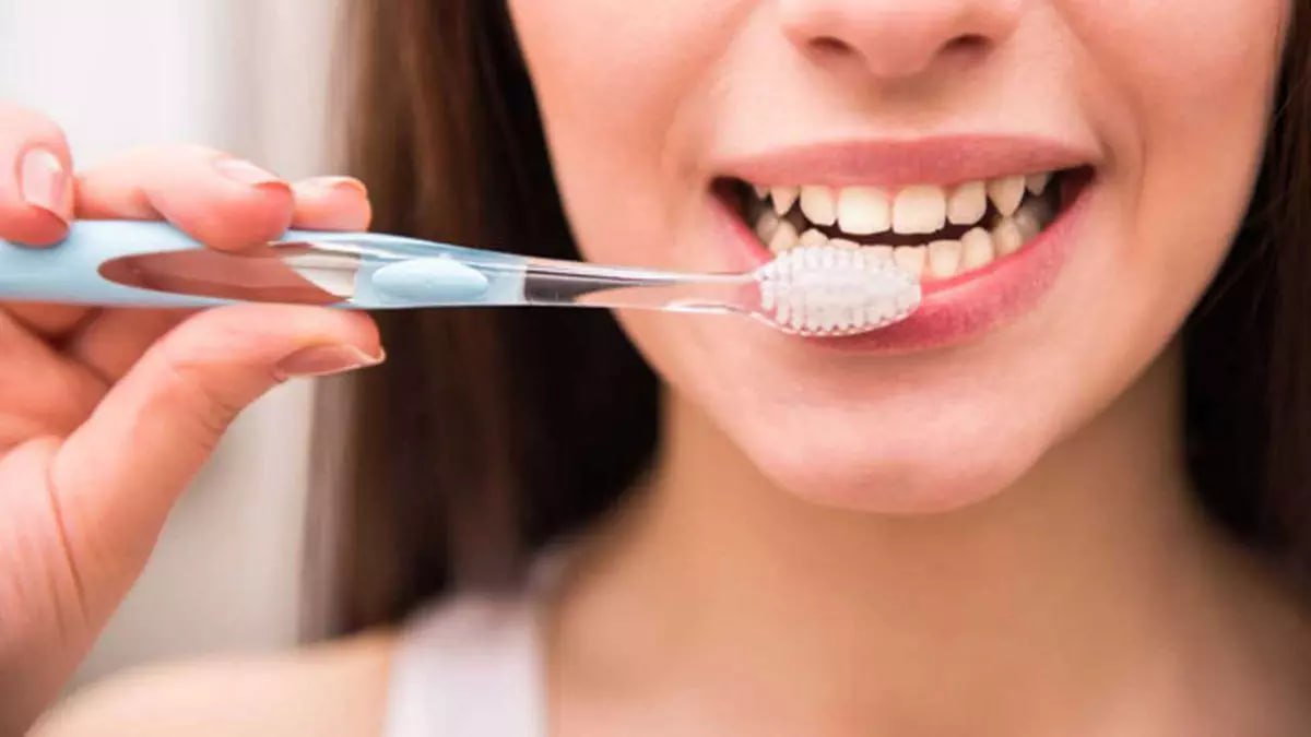 When is it better to brush your teeth - before breakfast or after?
#dentistry #oralhealth #teethcleaning #dentalcare #smilemakeover #dentalhygiene #cosmeticdentistry #toothwhitening #dentalimplants #orthodontics #braces #flossing #toothdecay #preventivedentistry #rootcanal