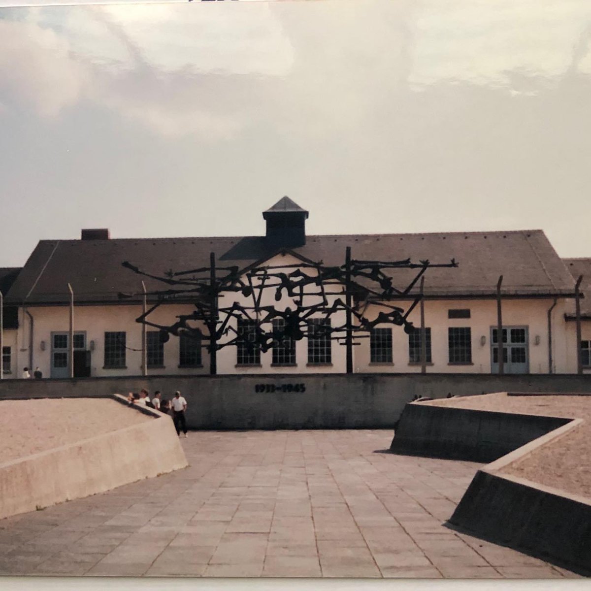 I took these photos circa summer 1996 at Dachau concentration camp, a place EVERYONE should visit in their lifetime
#HolocaustRemembranceDay #NeverAgain #WeRemember #HolocaustEducation 💙